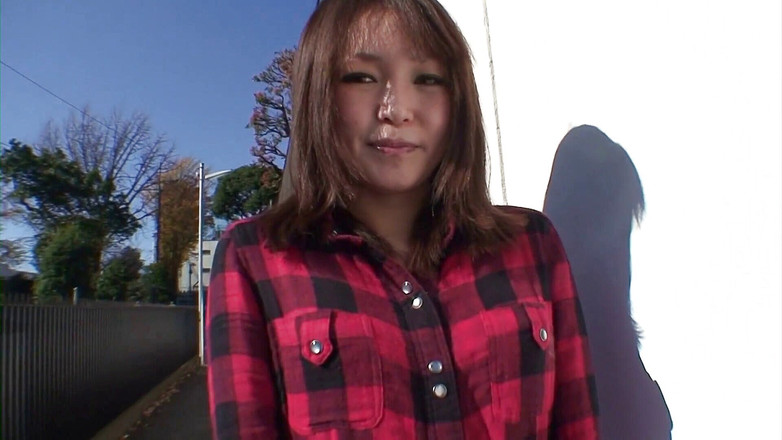 Asiatiques: Sexy Aziatische babe tijdens interview