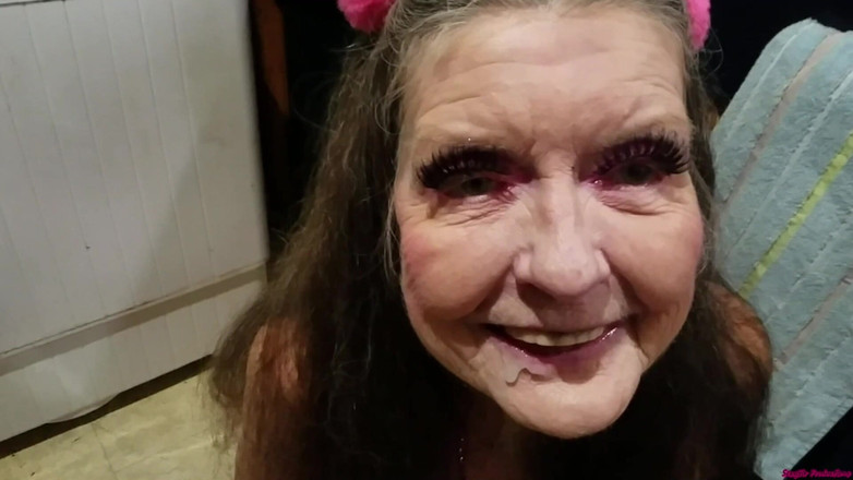 Sexy Sandra N Sir Christopher: Washy, washy, basuh air mani di seluruh span dapur saya