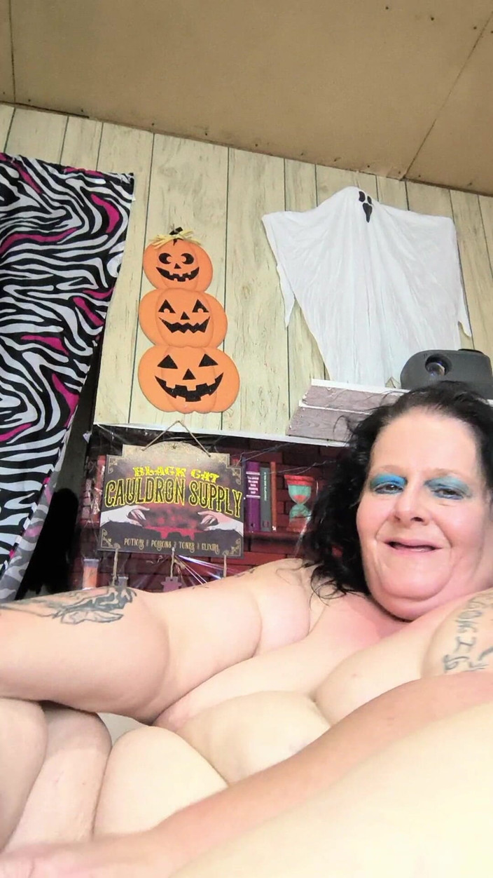 HerculesnVENUS: Namanya ada di dinding kamar mandi untuk keseruan panggilan davisdesires