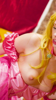 Prenses peach rolünde Sky Pierce boşalana kadar kraliyet amını tatmin ediyor - süper mario porno cosplay parodi