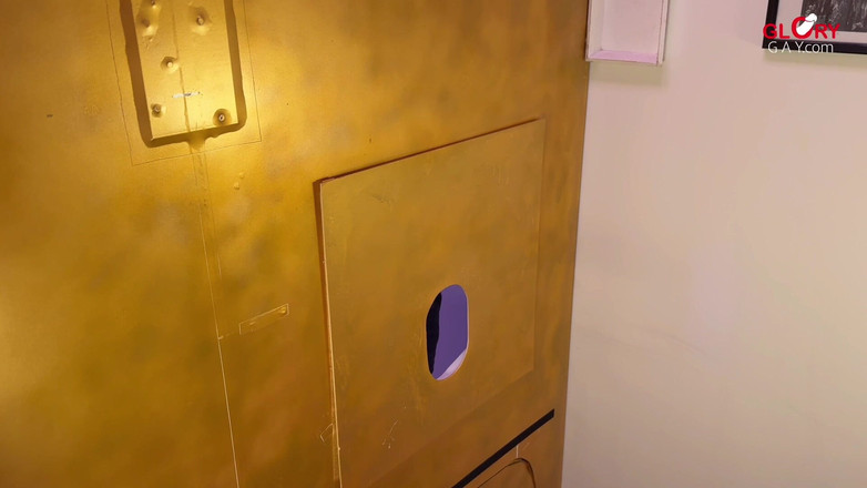 GLORYHOLEGAYS: Keserakahan Gloryhole: Pukulan tebal meledak 3x di mulutku - tapi tetes terakhir...