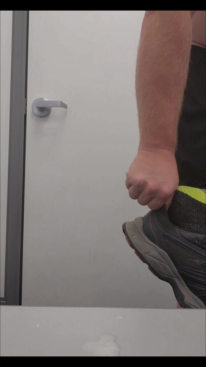 Djk31314: Anprobieren an Kleidung mit einem angenehmen Ende.