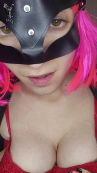 Poczuj Moje Podniecenie Moją Maską Kotka I Naturalnymi Piersiami