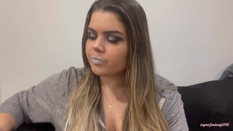 Your fantasy studio: Circles of smoke with silver lipstick