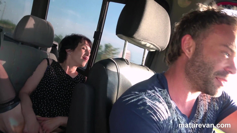 MatureVan: พ่อเลี้ยงกับลูกชายเลี้ยงสร้างสัมพันธ์กันโดย Maturevan