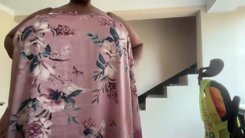 Legendary Booty Overdose: Rondborstige bbw stripteasing