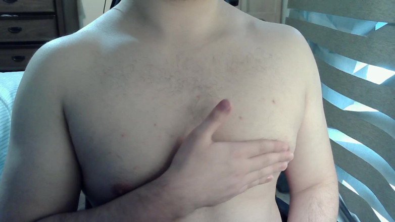 Himbo_Fox: Svalnatý jock si hraje s bradavkami na kameru