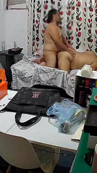 Evli kadın sevgilisiyle sikişiyor