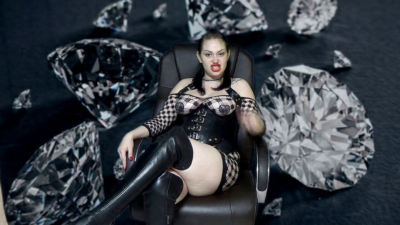 Goddess Misha Goldy: Nu poți rezista! Când mă vezi - tot vrei să ejaculezi!