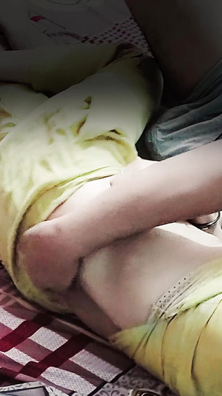 Roobi sharma: Hoy el culo de mi esposa fue follado aplicando aceite....