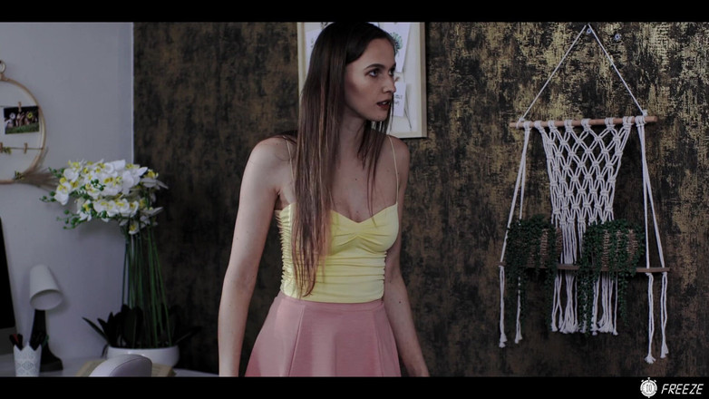 Freeze.xxx: Stacy Cruz menyelinap ke rumah Lovita Fate