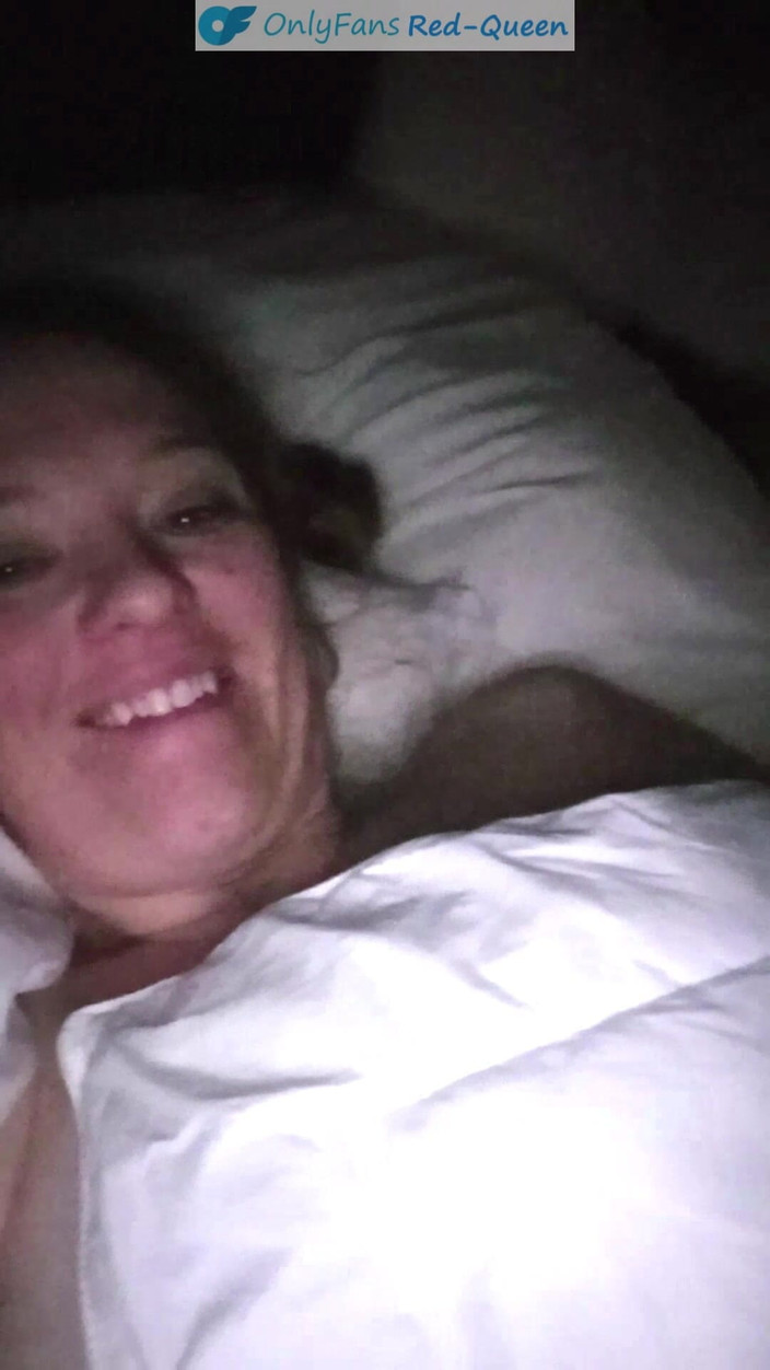 Red Queen: Cuckquean Nights - Berkongsi Katil Dengan Suami Saya Dan CuckcakeNya