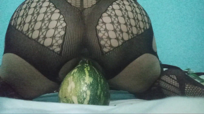 Lobicam: Я вкусно мастурбую своим большим овощом