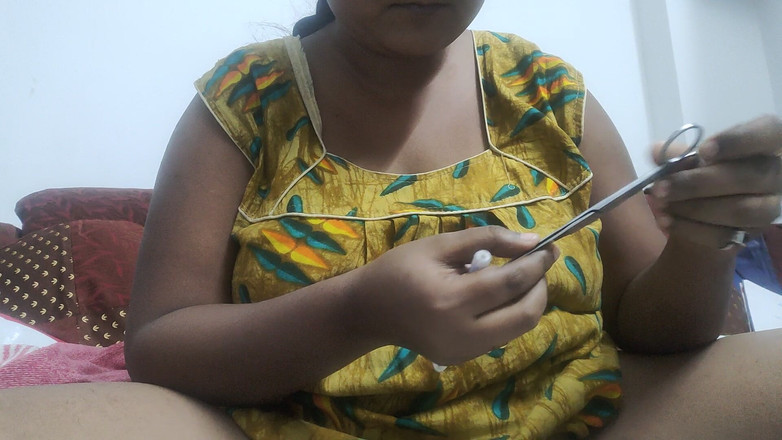 Hindi-Sex: Giocare con se stessa è una parte della sua routine