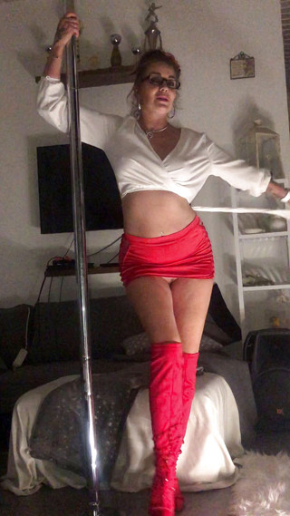 BaDayDream BambiAmbita: BambiAmbitas horny striptease with pole
