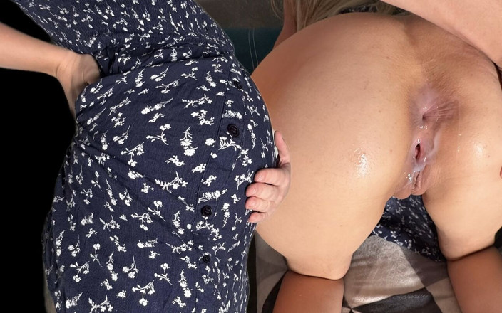LuxuryNut: A Sexy Stepmom with No Panties Is Stuck in the...