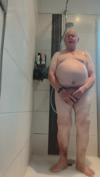 Crossdressing Nd Shower From Close
