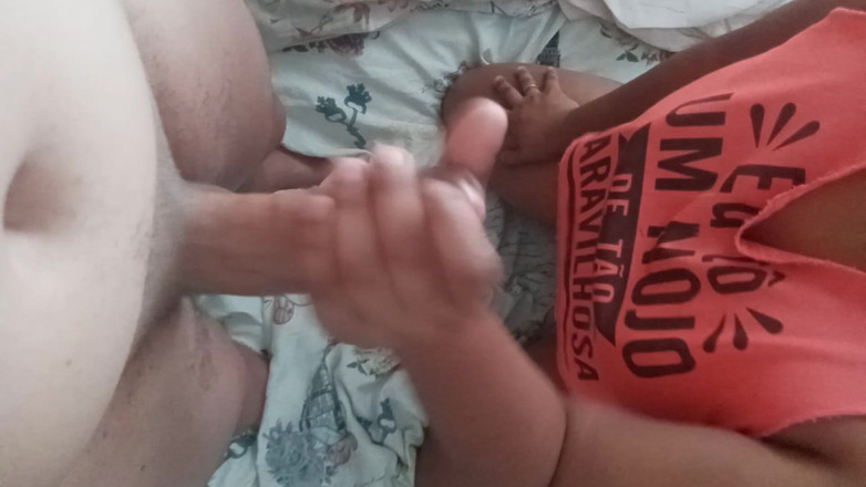 Jr and denies: Uma Punhetinha Gostosa Falando