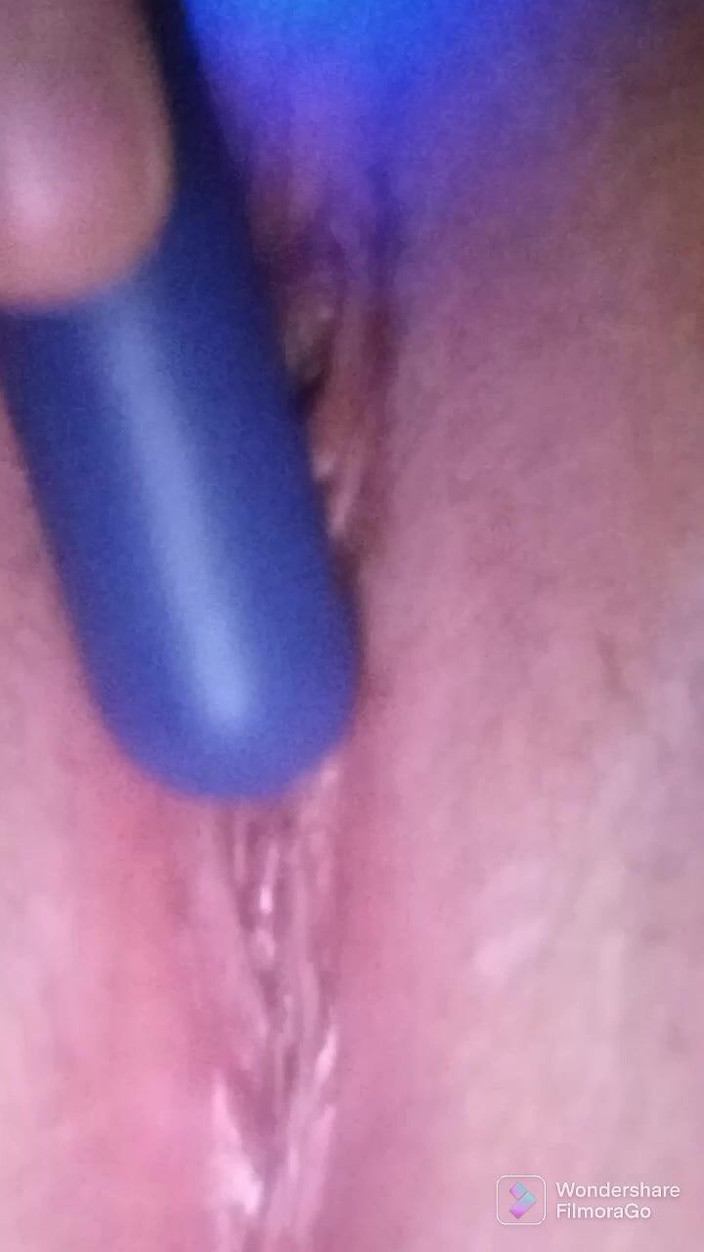 SexyC: Nadržená a sama