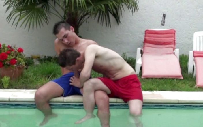 Crunch Boy: Fransız ikizlerin yüzme havuzunda ve bodrumda bir karışımı