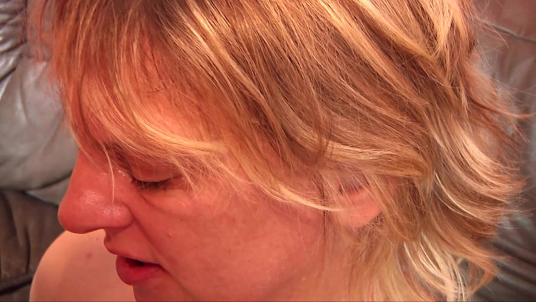 Deutsche XXX Filme: Versaute deutsche schlampe von zwei geilen typen gefickt