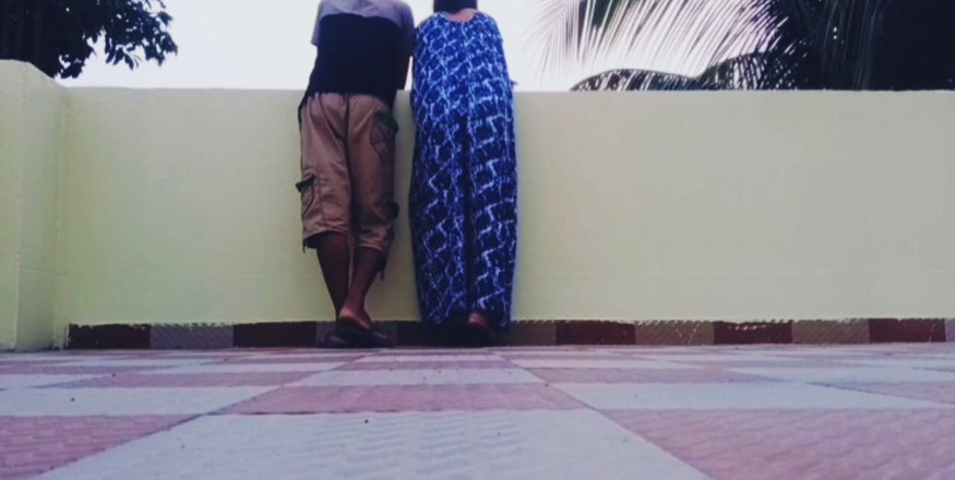 Teensex: Une bhabhi naturelle pulpeuse se fait baiser par un devar...
