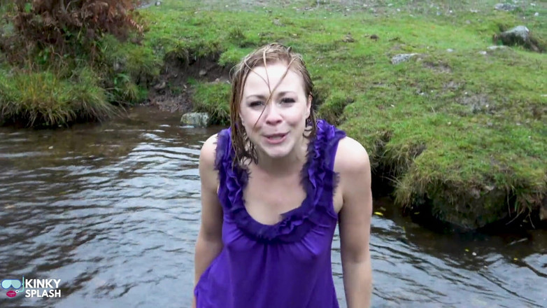 UKCuteGirl Lucy Lauren: Welly bắn tinh trong ủng và không có quần lót!