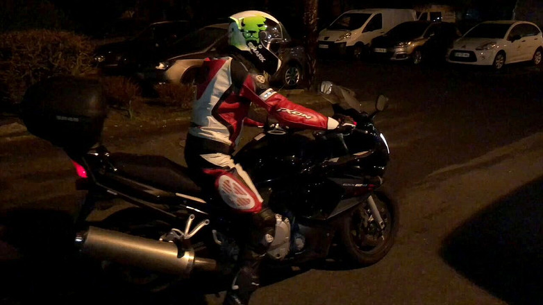 HUMLIATION AND SPANKING PORN: Унижение в отеле с фетишными нарядами байкерши