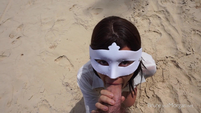 Bruce-and-Morgan: Piss Love and Facial at the Beach