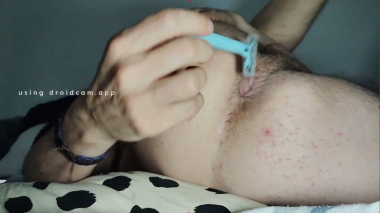 Curiosity_FH: Shaving My Ass