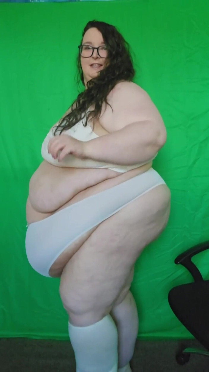 SSBBWLadyBrads: SSBBW 여신 화이트 팬티 시도