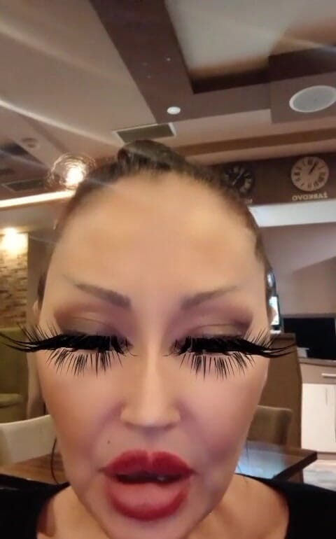 Dominatrix Redsonyja: Bir Qween sanatı gösteriyor ve daha iyi görüyor musun diyorsa...