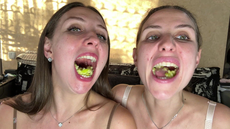 Hottie goddess: Surové žvýkací kousnutí polykání škádlení POV