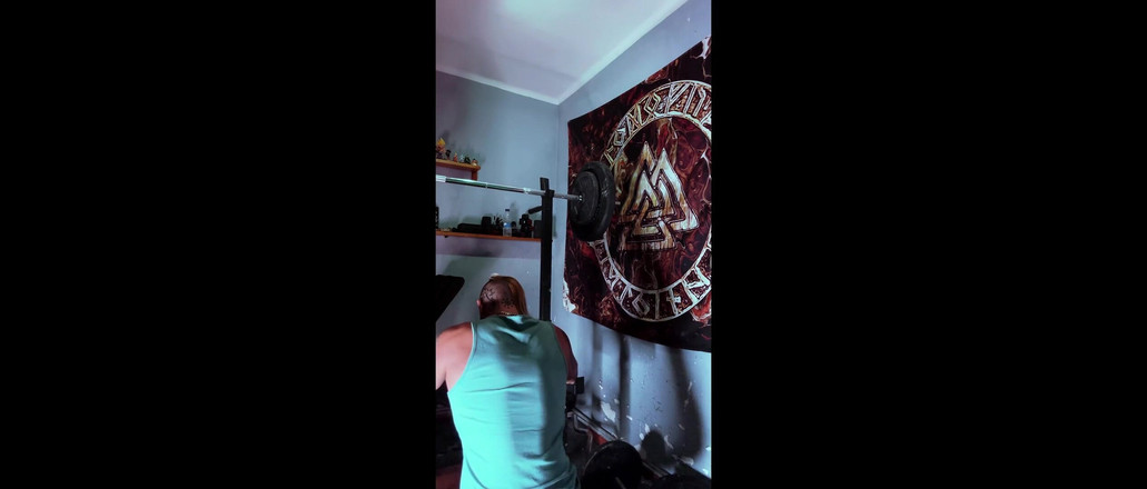 JackSpanish: 性感的西班牙男孩裸体深蹲训练与寒冷的环境