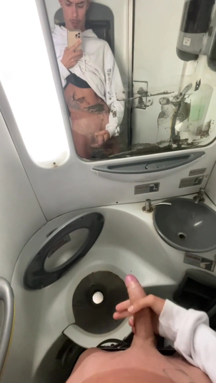 Heitor Bauman OFC: Do You Suck Me in the Bus Bathroom?