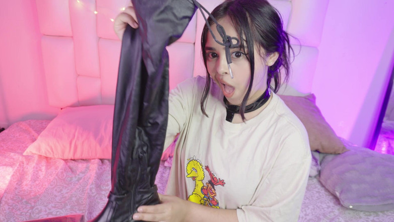 CuttieJennie: Jennie Has a Surprise for You with Her New Gloves