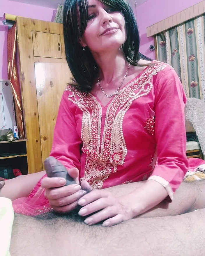 Bolly Karma: Pacarku dan aku sangat baik setelah kencan kami