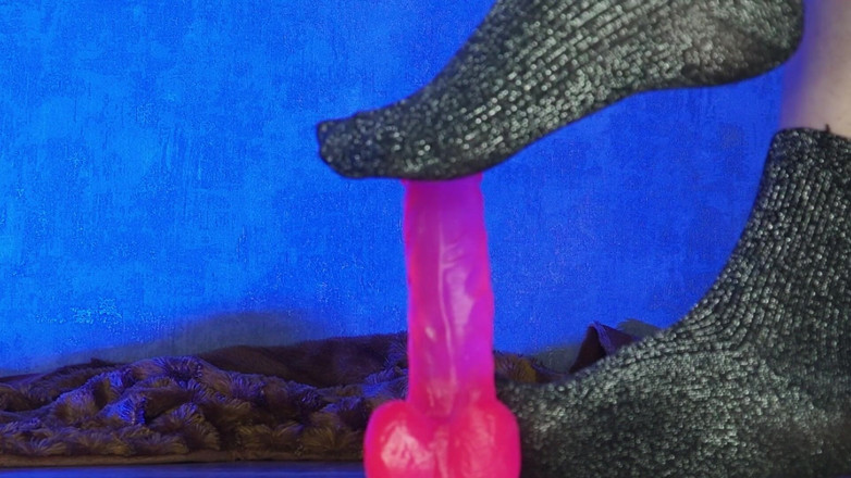 Yanik Spirit: Masturbate your dick with my feet in socks