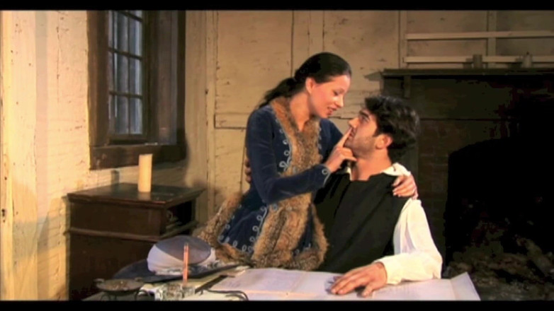 Inhonorof porn: Tenuto dalla sua ragazza mentre scopa il suo amante segreto