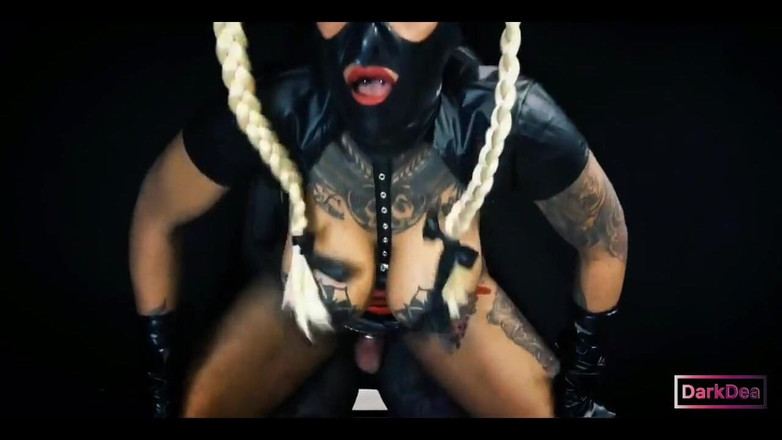 Dark Dea: Ratu pelahap nakal di pornseries bonding