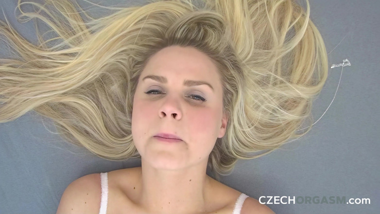 Czech Orgasm: Český orgasmus 5: MILFka si tvrdě hraje sama se sebou
