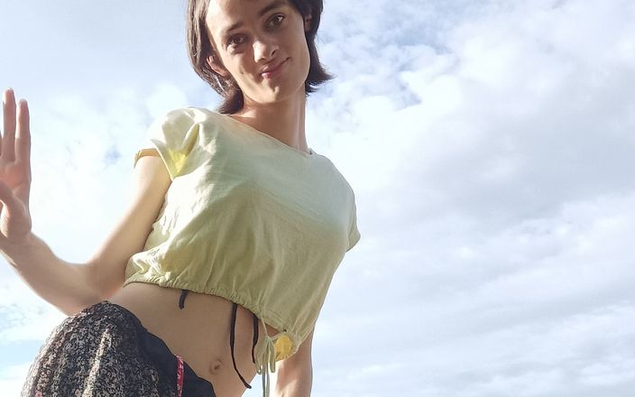 Alicia Quinn: Carolina Sexy Girl so Horny Outdoor Girl Mastrubation