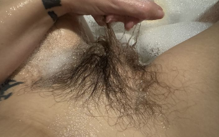 Cuteblonde666: Baño caliente con arbusto peludo caliente y cabello super largo