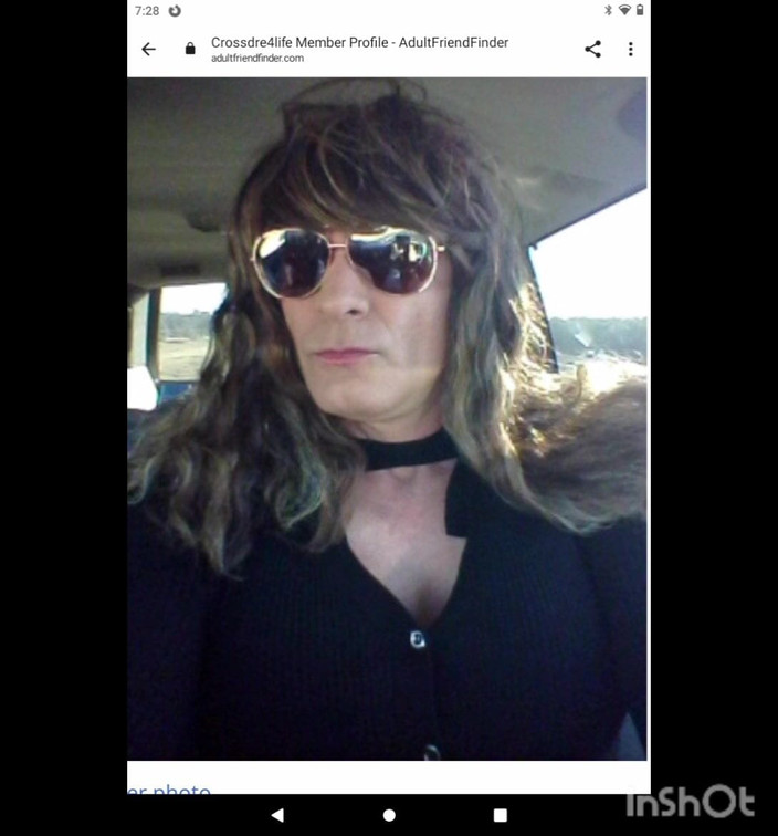 Cindylov: Sexy travesti Cindy le encanta jugar con juguetes grandes