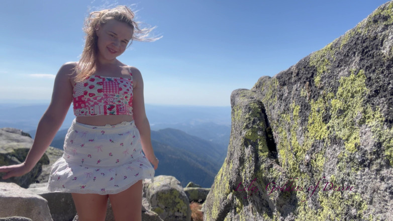 Petite blond your pure desire: ชายแปลกหน้าถ่ายกูช่วยตัวเองบนภูเขา