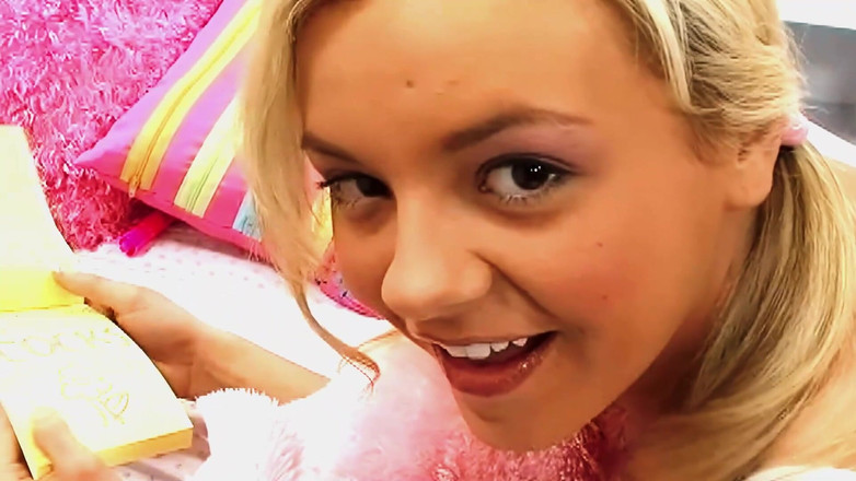 FapFlare: Сексуальной блондинке Bree Olson заполняют ее бритую киску и покрывают спермой