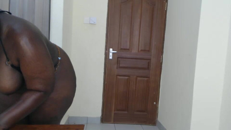 Slutysu: Giant Ebony BBW Goddess