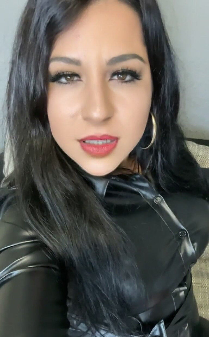 LadyAyse5: Video Findom lapar Bersedia. Lady Ayse mengongkek babi otak awak!...