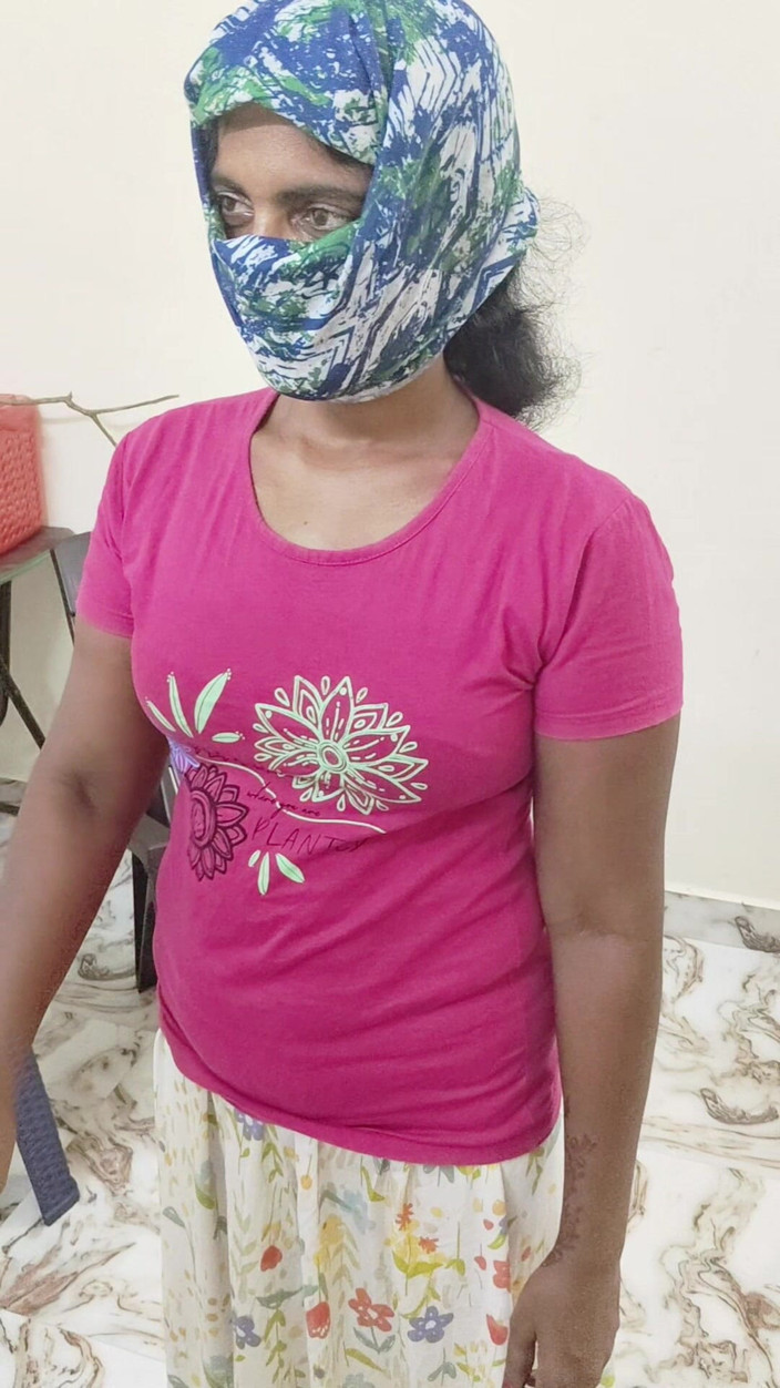 Thesana: Agent windykacji kredytów pieprzy żonę Niewinnego Domu