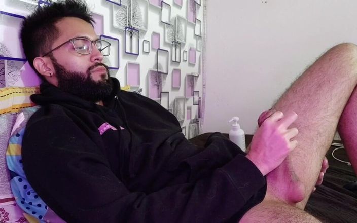 Camilo Brown: Jerking my big cock and filling my black hoodie with...
